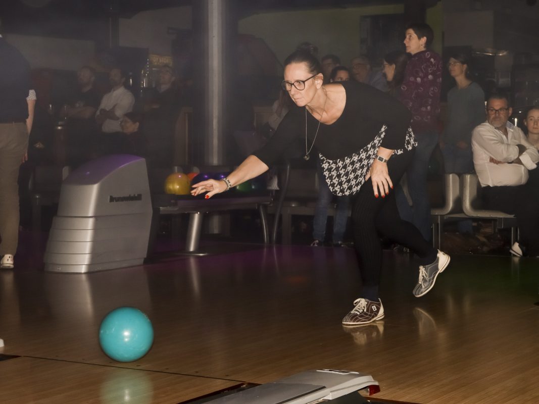 23 11 10 DiscoBowling 14